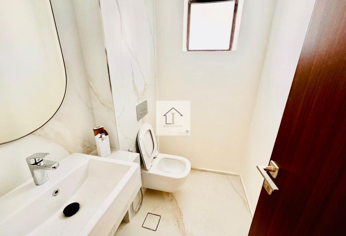 Spacious Layout | Well Maintained | Keys In Hand photo 15