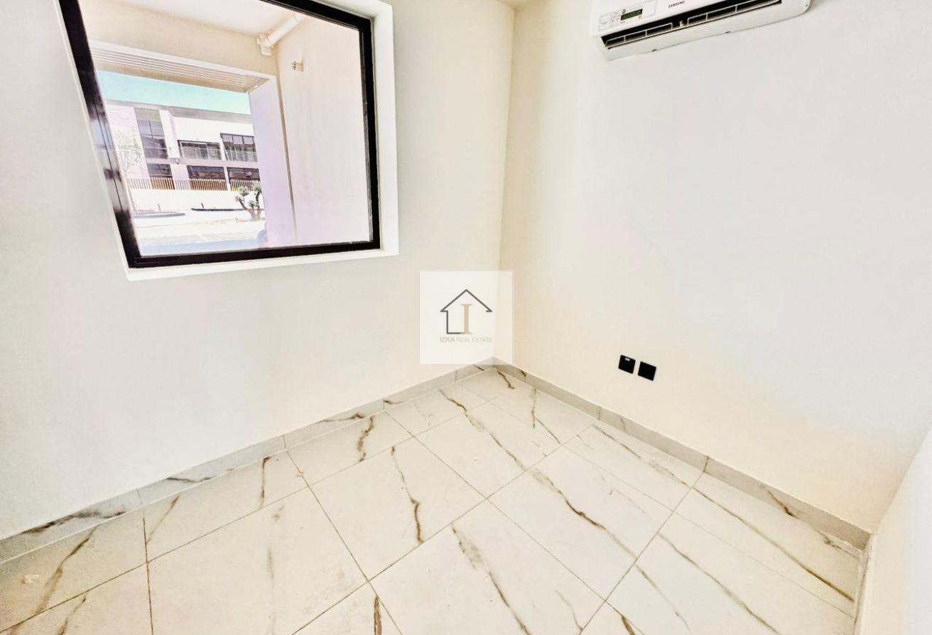 Spacious Layout | Well Maintained | Keys In Hand photo 8
