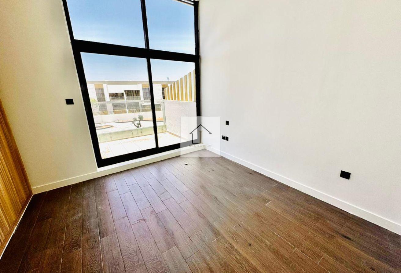 Spacious Layout | Well Maintained | Keys In Hand photo 12