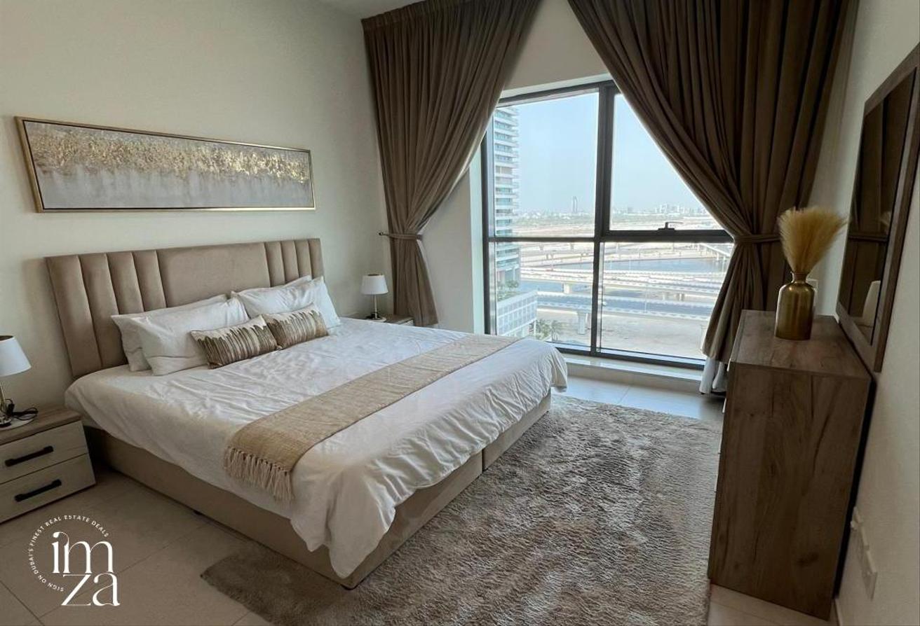 Furnished 1BHK | Vacant Soon | Mid Floor photo 2