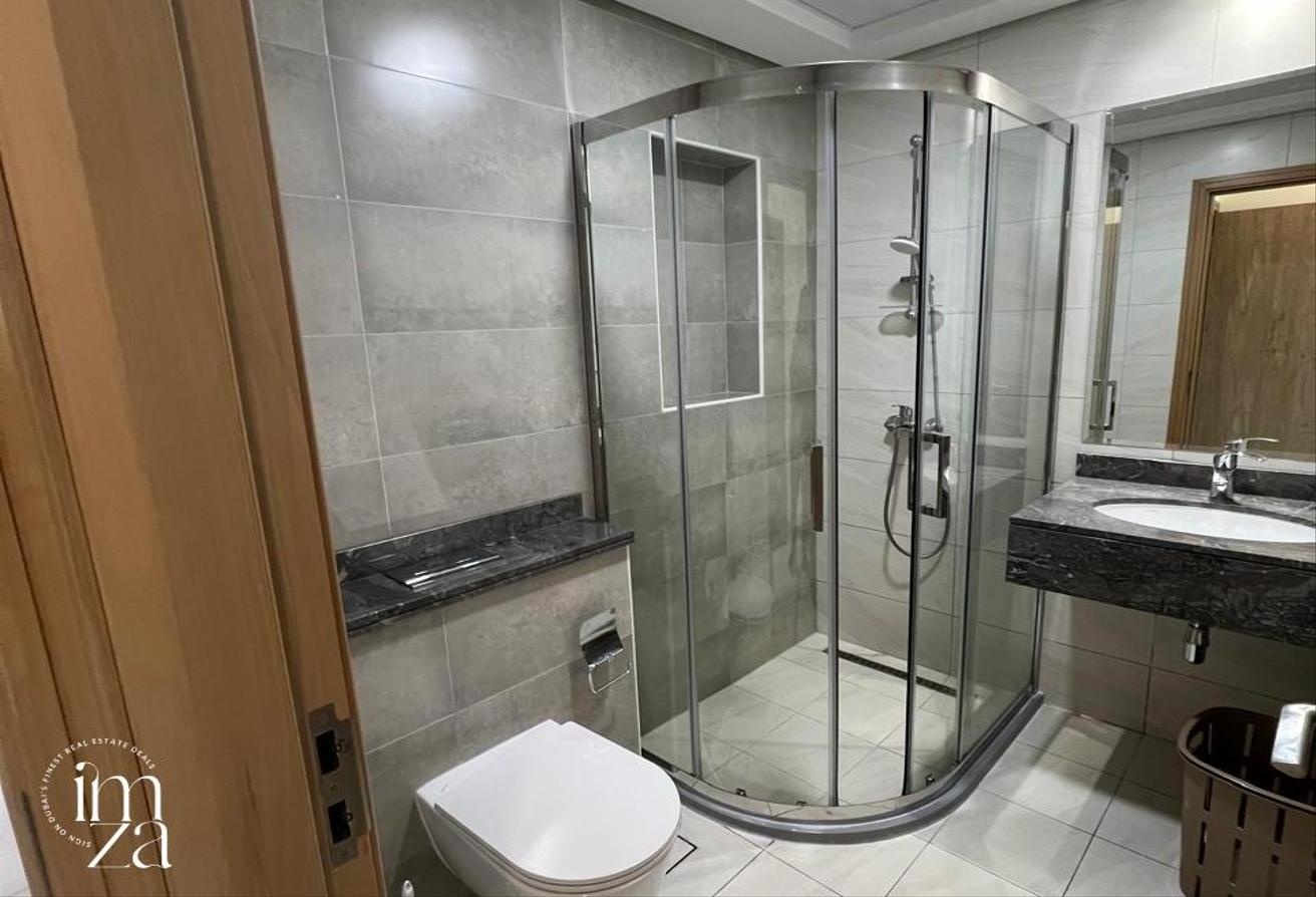 Furnished 1BHK | Vacant Soon | Mid Floor photo 5