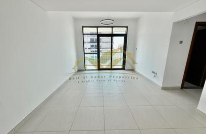 Apartment - 1 Bedroom - 2 Bathrooms for rent in Jumeirah Garden City - Al Satwa - Dubai