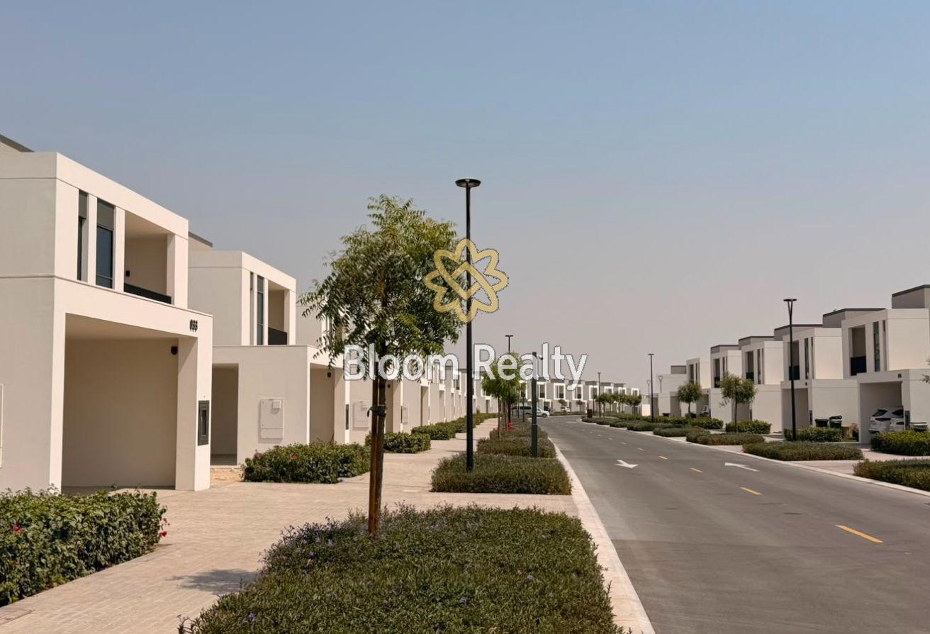 Golf Course View | Brand New 5BR + Maid photo 18