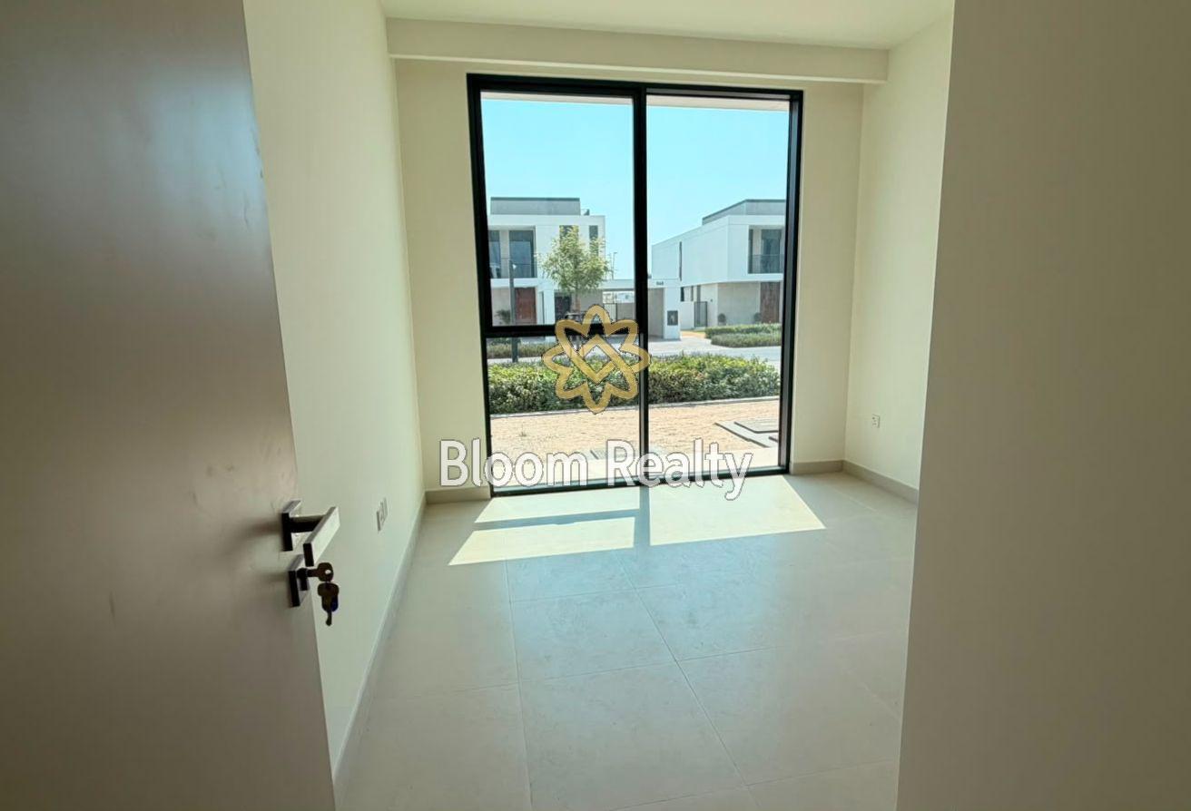 Golf Course View | Brand New 5BR + Maid photo 6