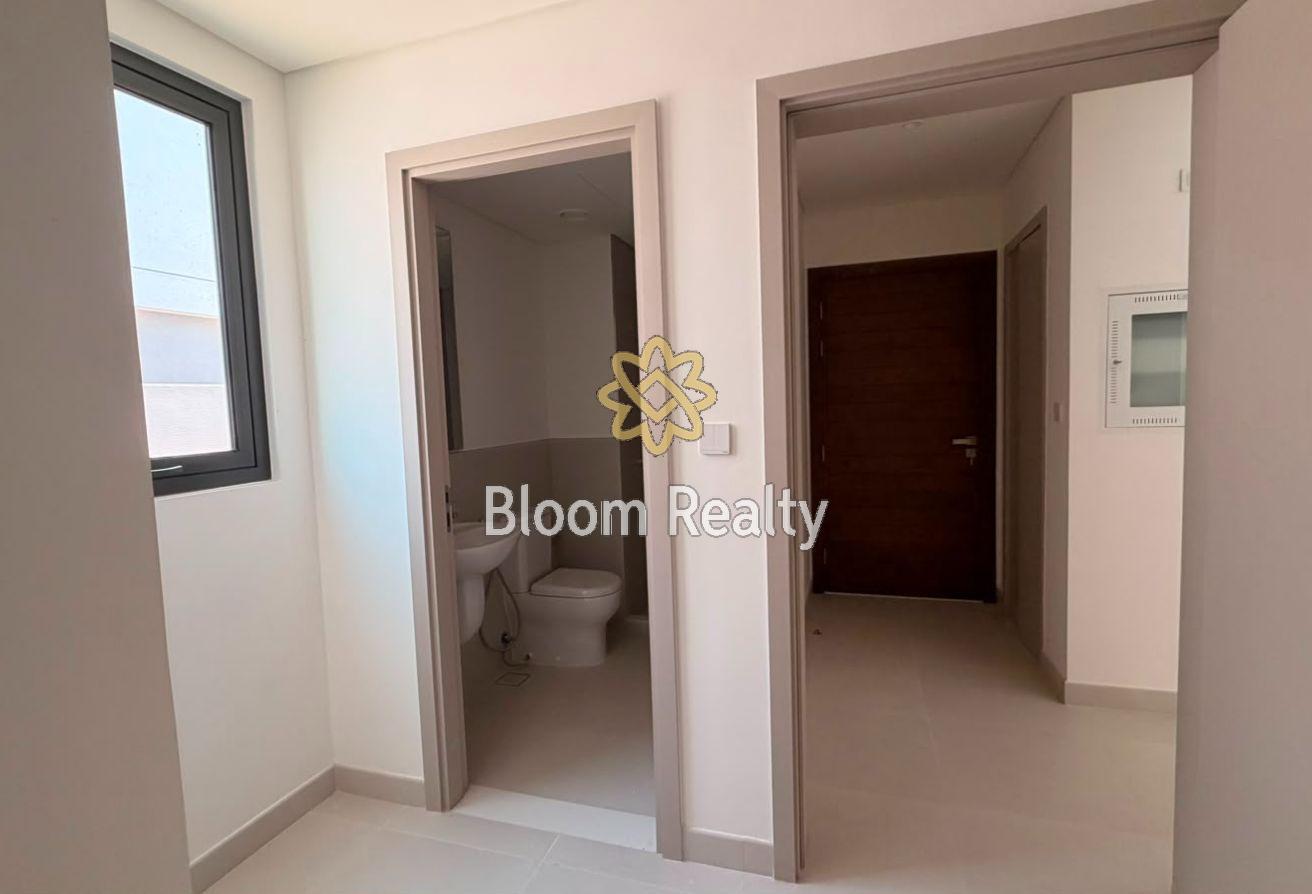 Golf Course View | Brand New 5BR + Maid photo 5