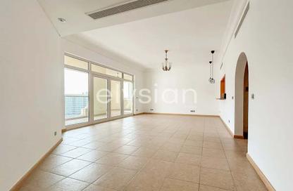 Apartment - 2 Bedrooms - 3 Bathrooms for rent in Al Khushkar - Shoreline Apartments - Palm Jumeirah - Dubai