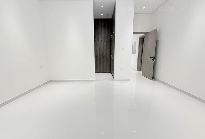 93576468 - صورة العقار 3