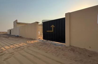 Land - Studio for rent in Al Sajaa - Sharjah