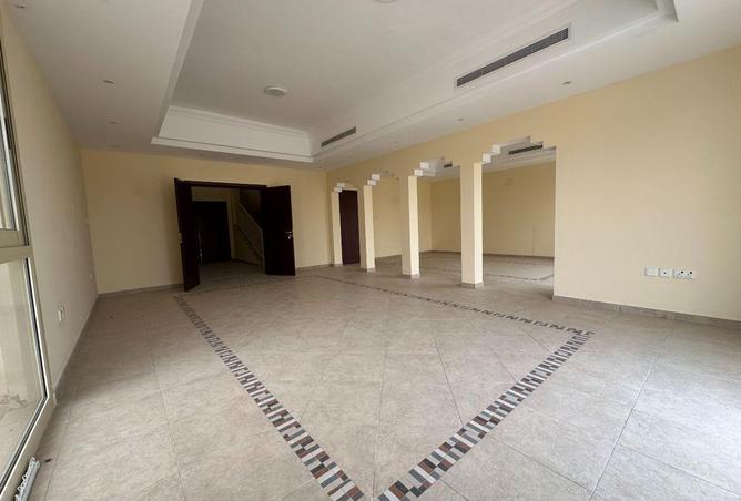 56153208 - Property Image 2