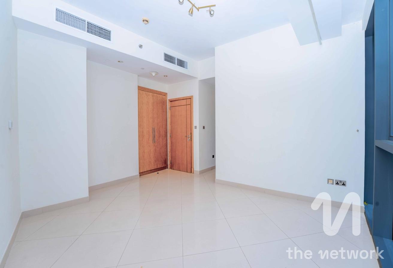 Spacious 3 Bedroom | Prime Location | Large Layout photo 17
