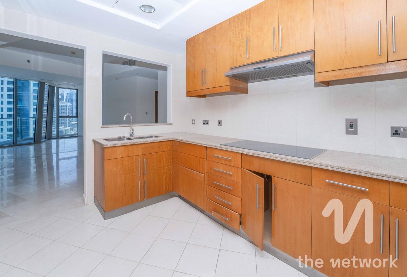 Spacious 3 Bedroom | Prime Location | Large Layout photo 6