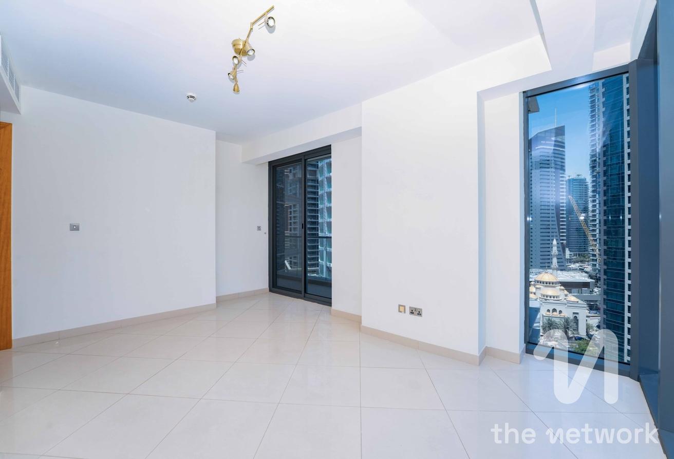 Spacious 3 Bedroom | Prime Location | Large Layout photo 12