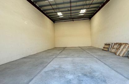 Warehouse - Studio - 1 Bathroom for rent in Al Sajaa S - Al Sajaa - Sharjah