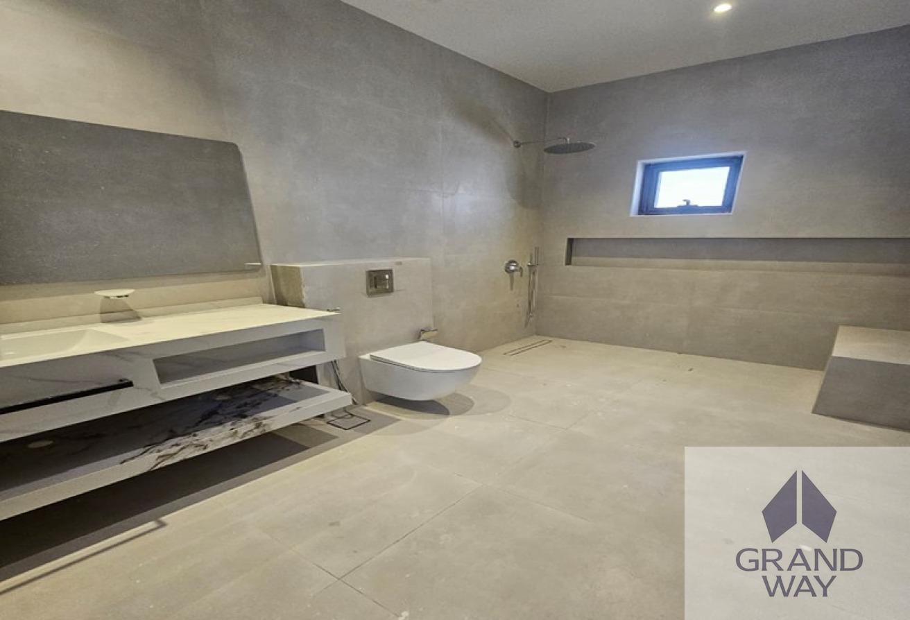 Well-Maintained 4BR Villa | Spacious I Great Value photo 18