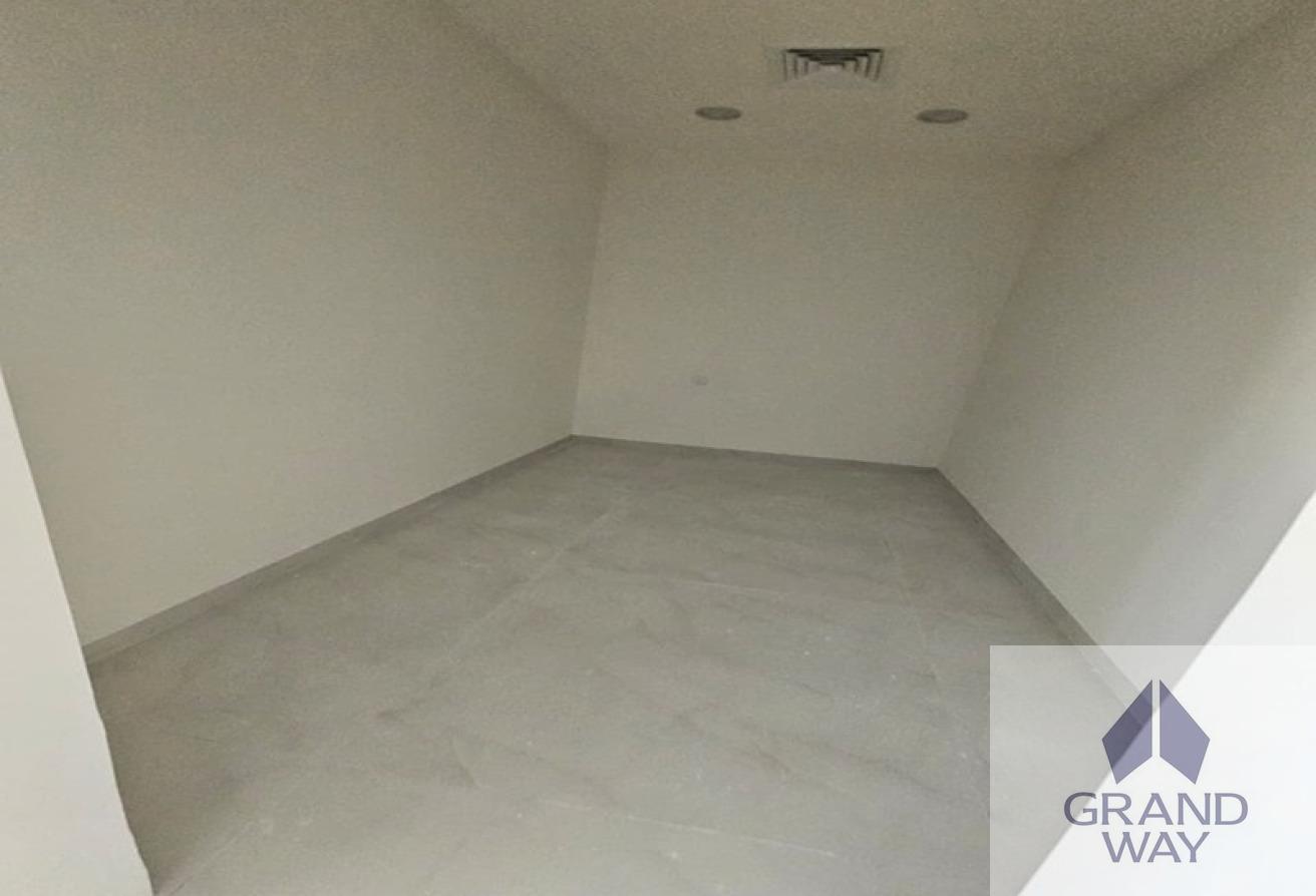 Well-Maintained 4BR Villa | Spacious I Great Value photo 12