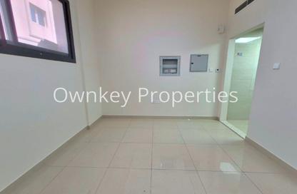 Apartment - Studio - 1 for rent in Al Karama Sqaure - Al Karama - Dubai