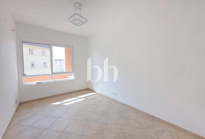 Closed Kitchen | Vacant | Storage | Park Views