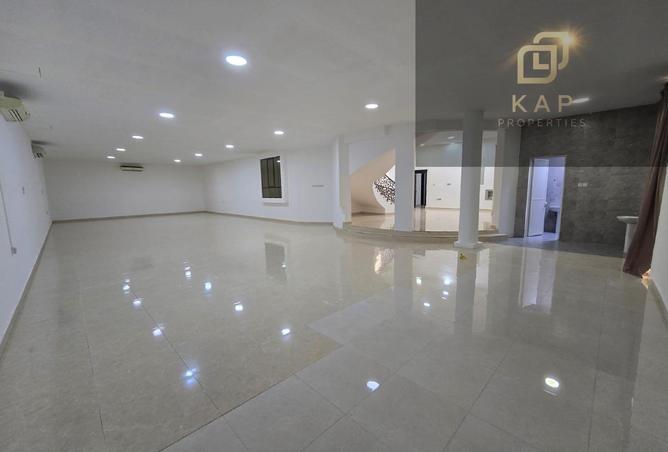 72310063 - Property Image 2