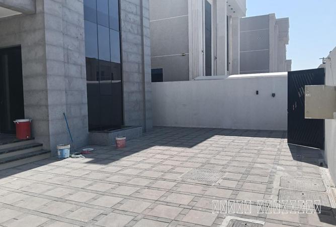 81521000 - Property Image 2