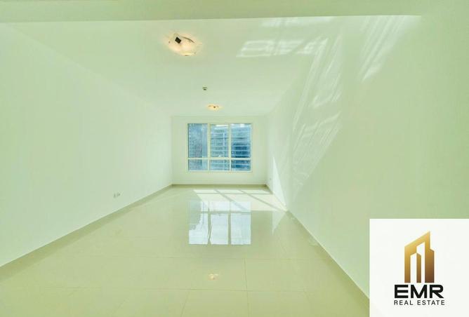 81942000 - Property Image 3