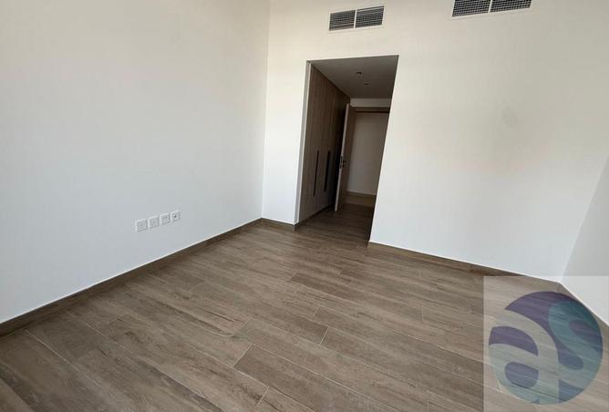 2Ok6WYnQbtQ - Property Image 2