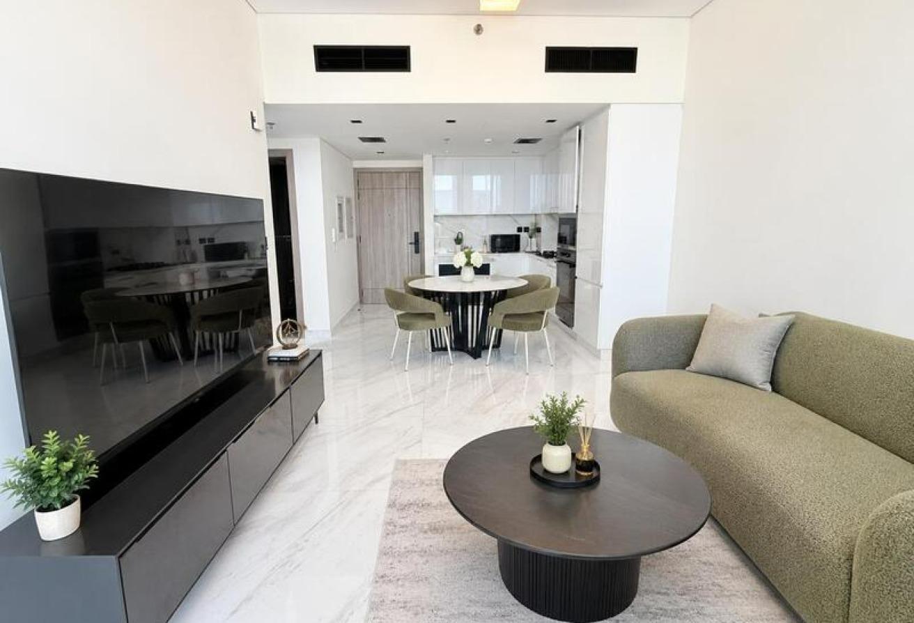 1BR Furnished Apartment | 725 Sqft | Balcony photo 4