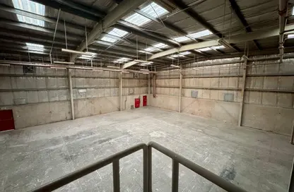 مستودع - استوديو - 2 حمامات للايجار في المرحلة 1 - مجمع دبي للاستثمار - دبي