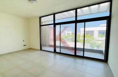 Villa - 4 Bedrooms - 7 Bathrooms for rent in West Yas - Yas Island - Abu Dhabi