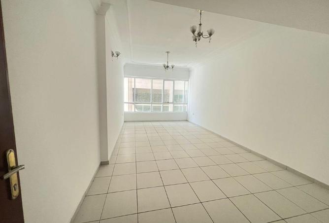 75402213 - Property Image 2