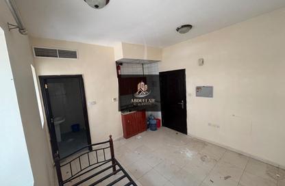 Apartment - Studio - 1 Bathroom for rent in Muwaileh 29 Building - Muwaileh - Sharjah