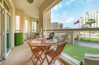 Apartment - 2 Bedrooms - 2 Bathrooms for sale in Al Tamr - Shoreline Apartments - Palm Jumeirah - Dubai