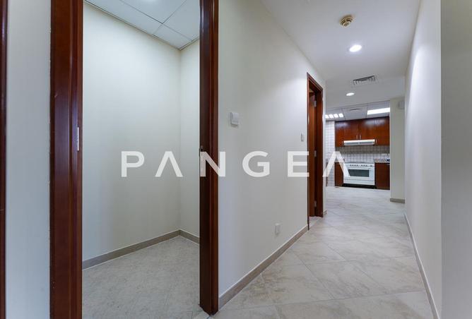 73848302 - Property Image 3