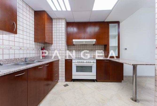 73848302 - Property Image 2