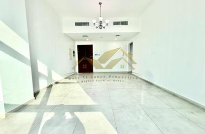 Apartment - 1 Bedroom - 2 Bathrooms for rent in Jumeirah Garden City - Al Satwa - Dubai