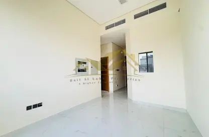 شقة - غرفة نوم - 2 حمامات للايجار في منطقة حديقة الكرامة - الكرامة - دبي