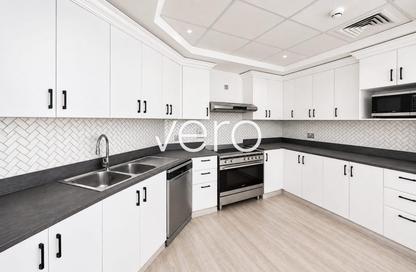 Apartment - 3 - 3 for rent in Al Basri - Shoreline Apartments - Palm Jumeirah - Dubai