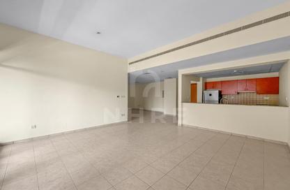 Apartment - 3 Bedrooms - 2 Bathrooms for rent in The Views 2 - The Views - Dubai