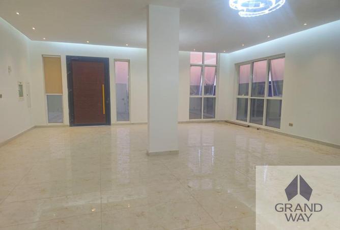 80692243 - Property Image 2