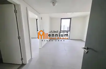 شقة - غرفة نوم - 2 حمامات للبيع في ذا لينك - إيست فييليدج - الجادة - الشارقة شقة - غرفة نوم - 2 حمامات للبيع في ذا لينك - إيست فييليدج - الجادة - الشارقة