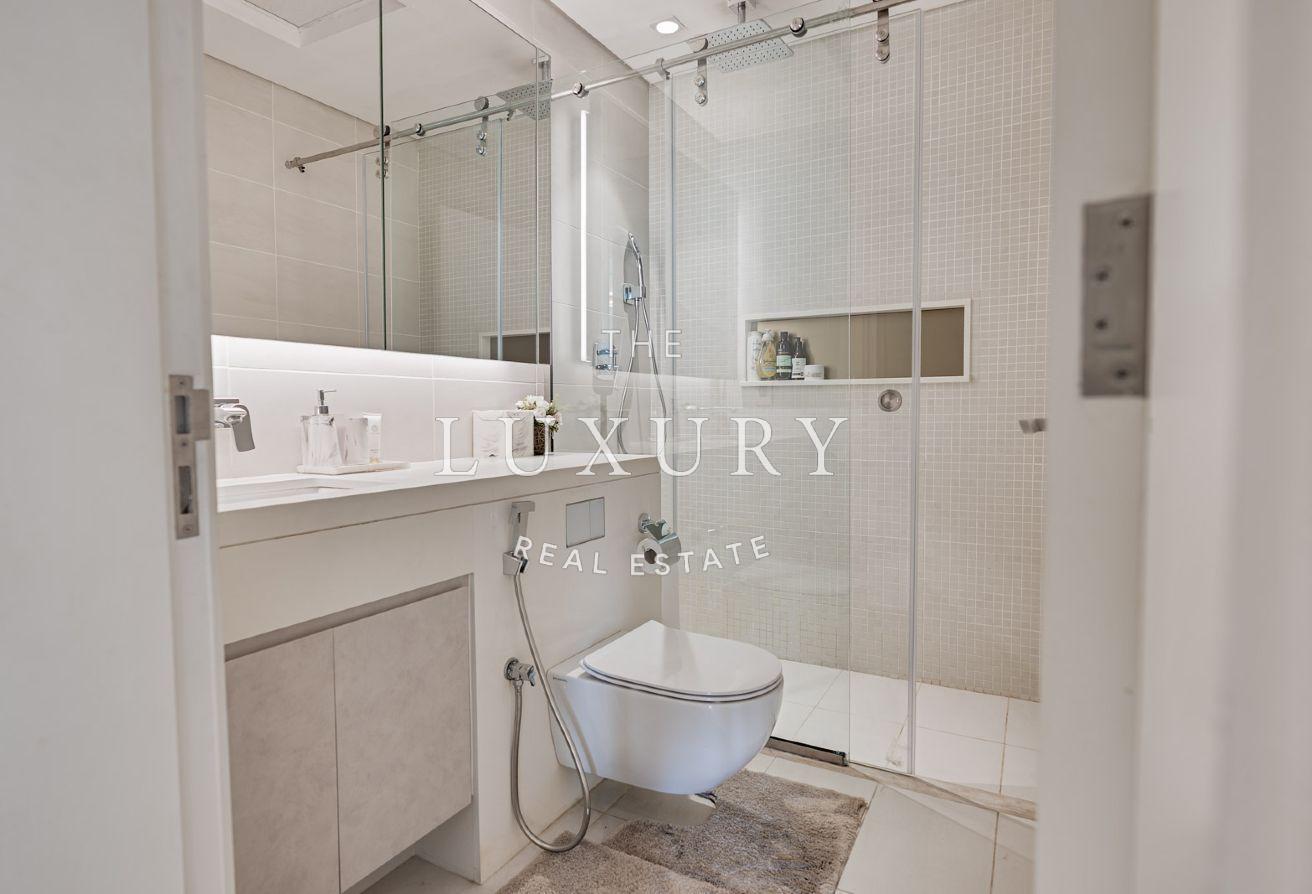 Luxury 2BR | Beachfront Living | Palm Jumeirah photo 12