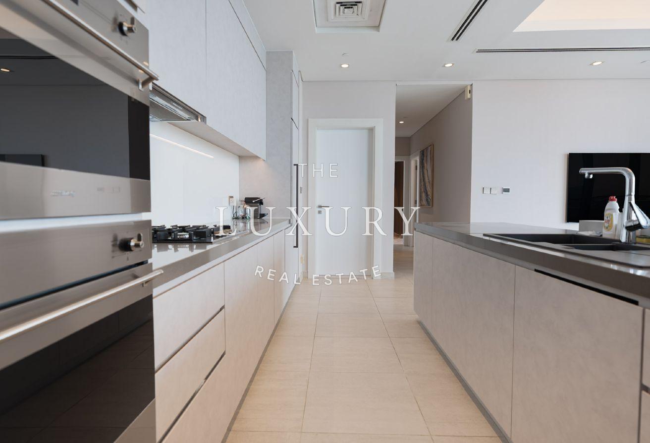 Luxury 2BR | Beachfront Living | Palm Jumeirah photo 8