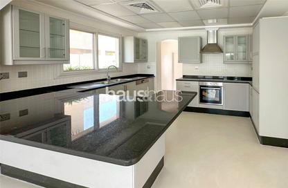 Villa - 4 Bedrooms - 5 Bathrooms for rent in Meadows 9 - Meadows - Dubai