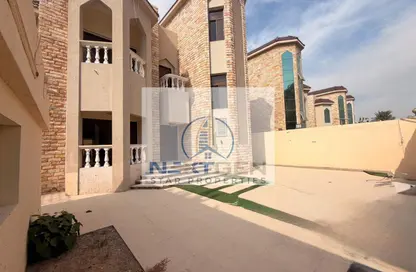 فيلا - 4 غرف نوم - 5 حمامات للايجار في جميرا 2 - جميرا - دبي