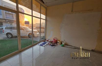 Shop - Studio - 1 Bathroom for rent in Al Nafoora 1 building - Al Rawda 2 - Al Rawda - Ajman
