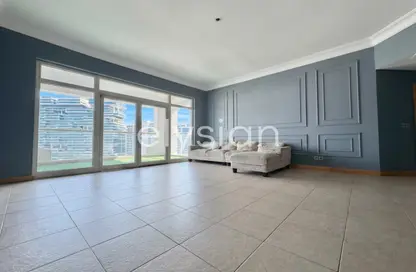 Apartment - 2 Bedrooms - 3 Bathrooms for rent in Al Khushkar - Shoreline Apartments - Palm Jumeirah - Dubai
