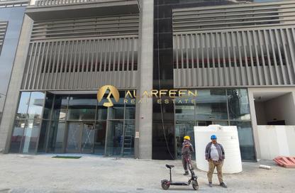 متجر - استوديو - 1 حمام للايجار في بي جي وان - الفرجان - دبي