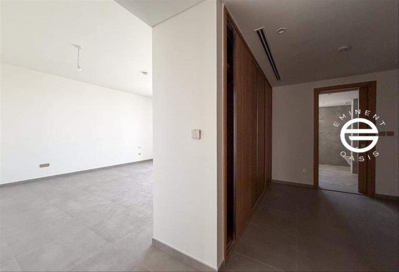 Vacant | VASTU Unit | Private Pool | Brand New photo 25
