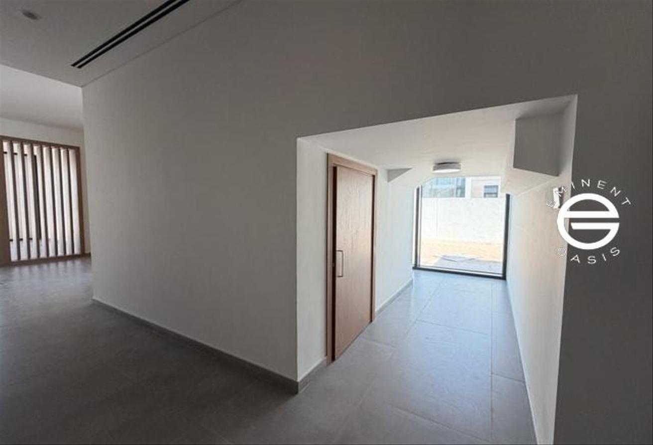 Vacant | VASTU Unit | Private Pool | Brand New photo 10
