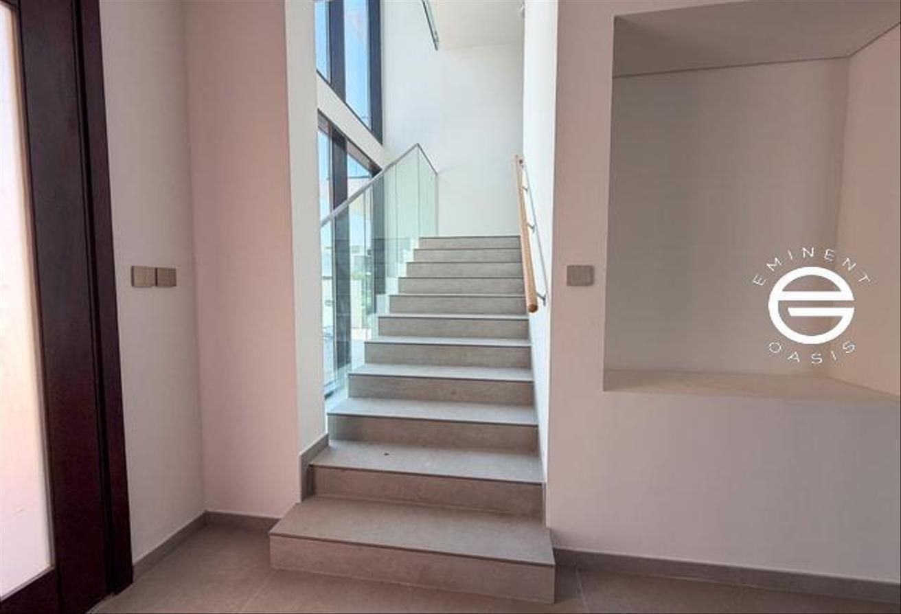 Vacant | VASTU Unit | Private Pool | Brand New photo 7