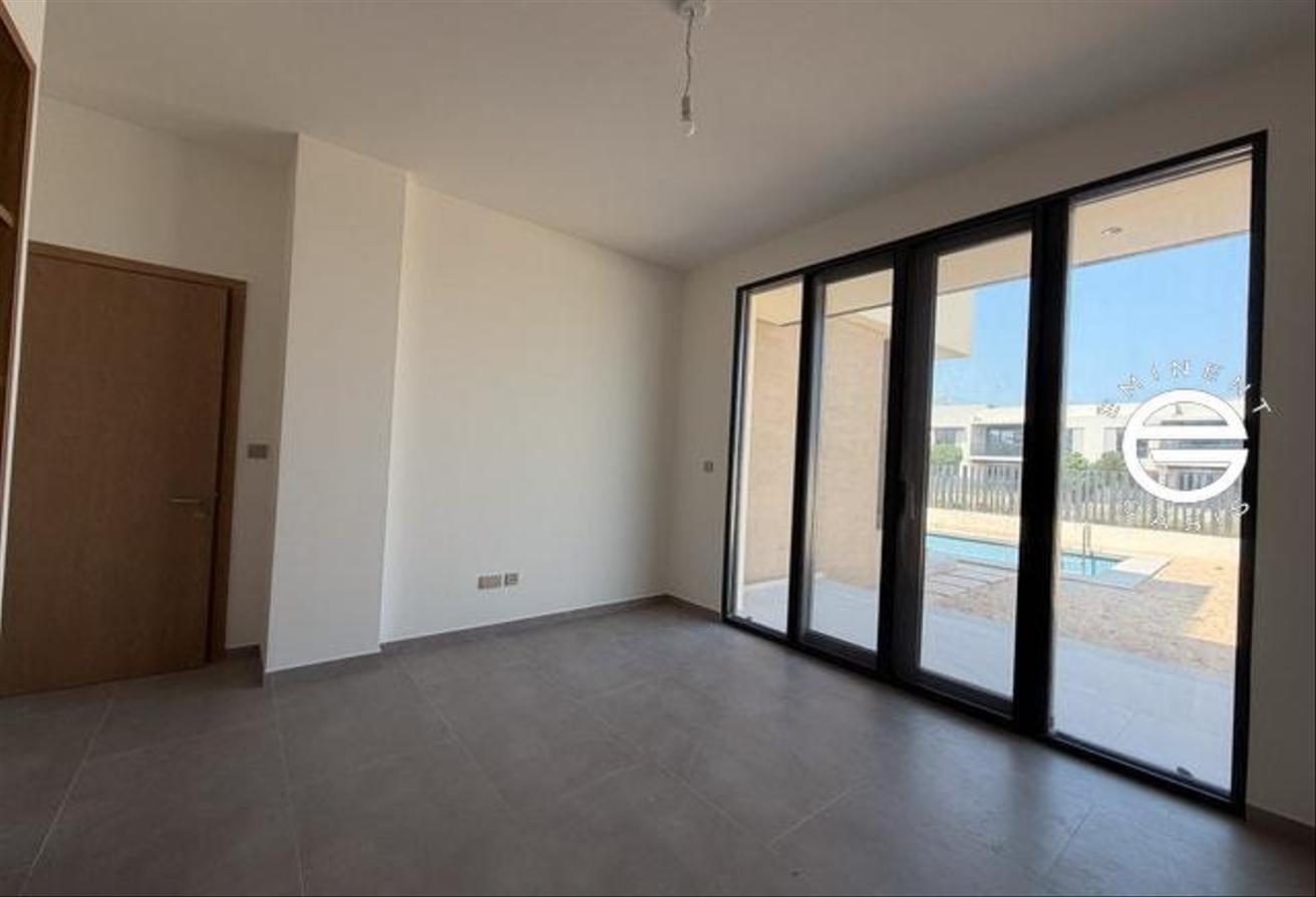 Vacant | VASTU Unit | Private Pool | Brand New photo 14
